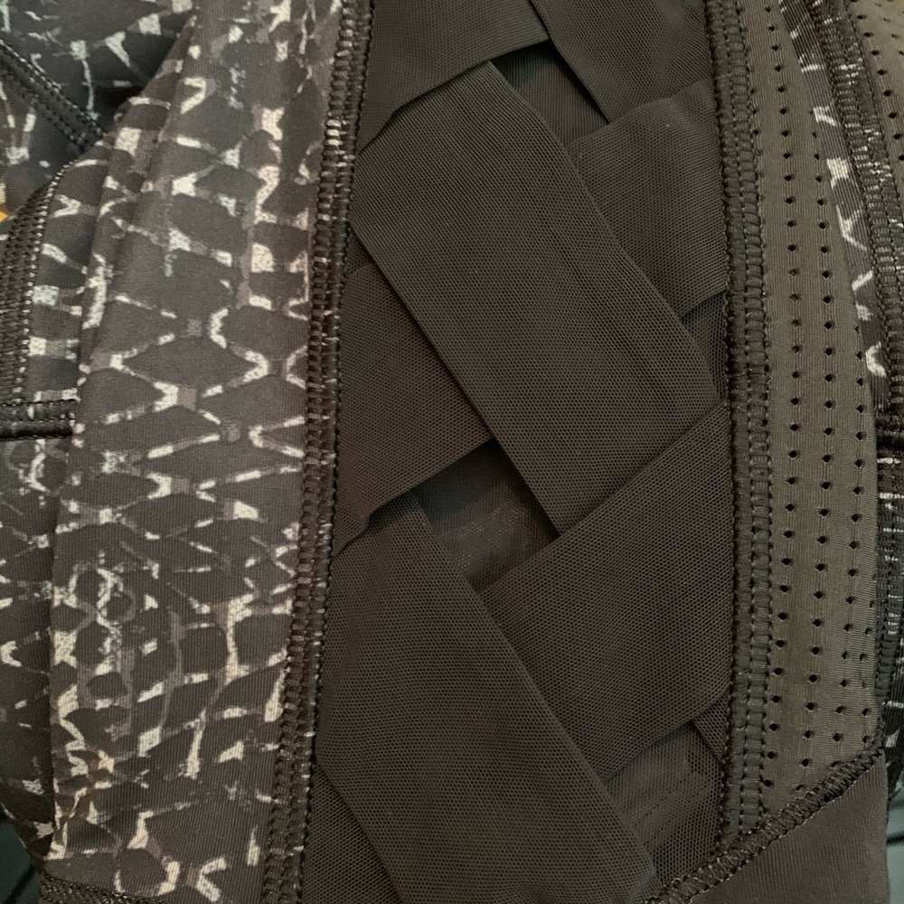 Lululemon Var-City Crop Samba Snake Battleship 6 - Picture 9 of 12